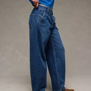 American Eagle AE Strigid Low-Rise Baggy Barrel Jean in Dark Shadow, Women’s